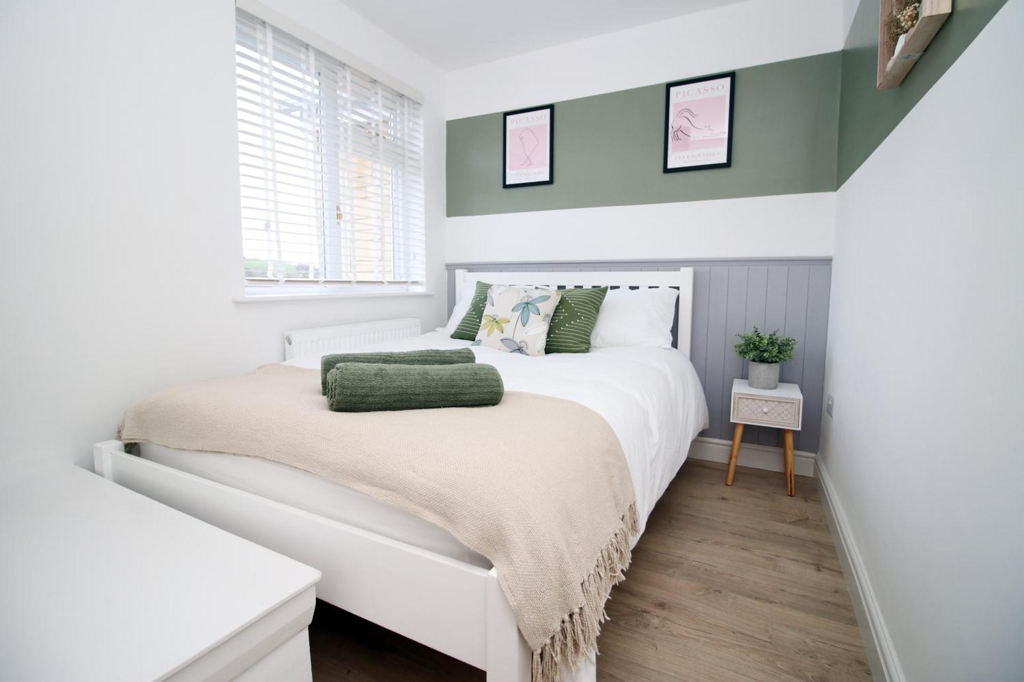 Stylish Home In Bath With Driveway Parking, 10Min From City Exteriör bild